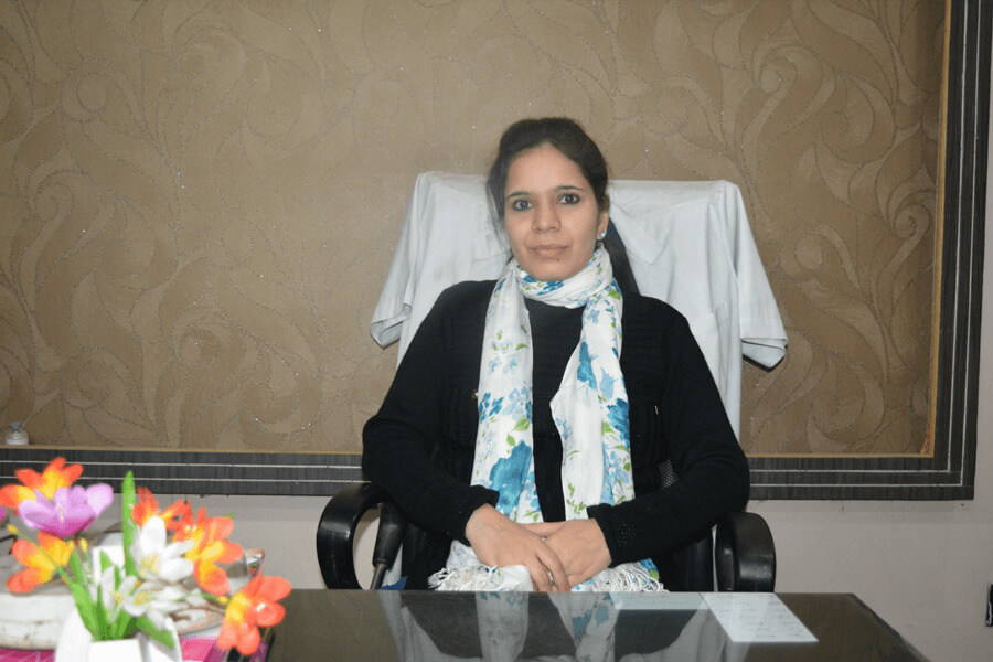 Dr Kshama Talwar - Female dermatologist Lucknow